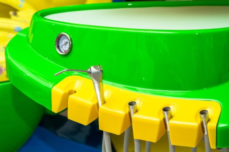 Детская стоматологическая установка с нижней подачей инструментов Safety M10