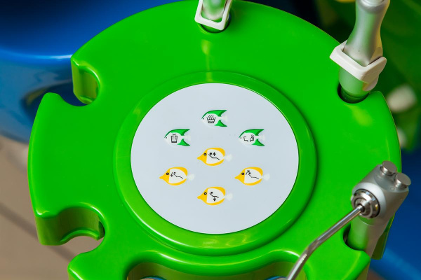 Детская стоматологическая установка с нижней подачей инструментов Safety M10